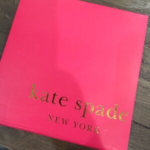 Kate Spade Pink dish Gift set brand new, never used in original packaging.
